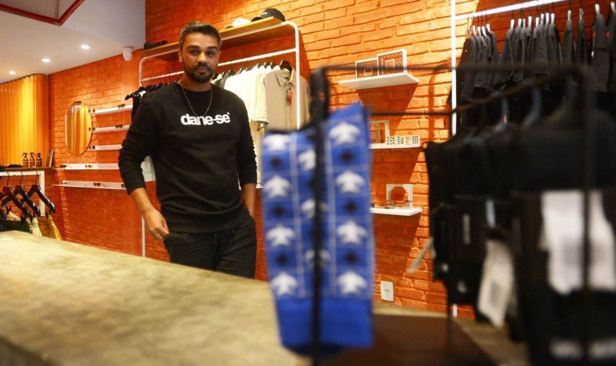  05/11/2024 Credito: Ed Alves/CB/DA.Press. Cidades.Trabalho temporario - Comercio.  Na foto, Italo Rangel.      