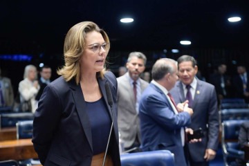 Em pronunciamento, à bancada, senadora Leila Barros (PDT-DF).

Foto: Saulo Cruz/Agência Senado -  (crédito: Saulo Cruz/Agência Senado)