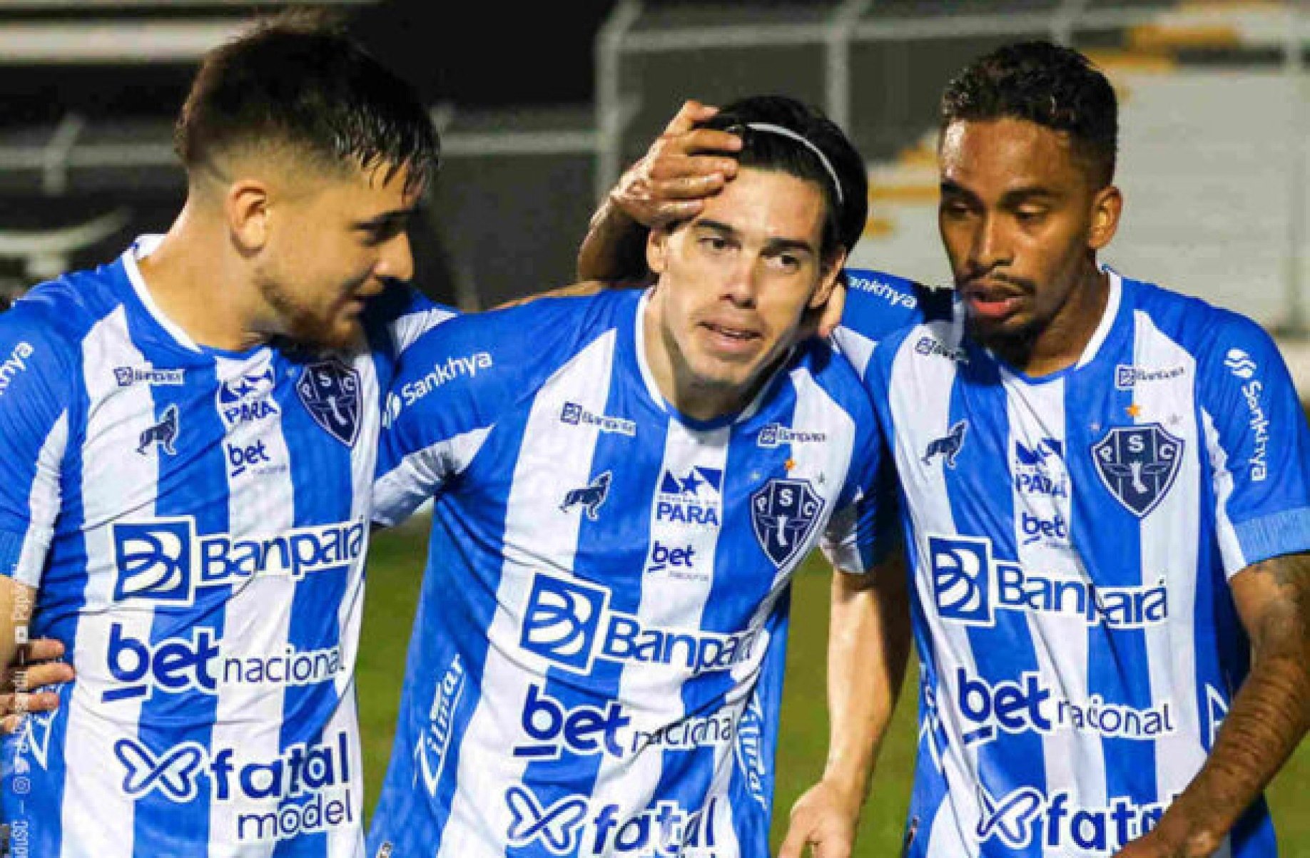 Com um a menos, Ponte Preta sofre virada do Paysandu e se complica na Série B