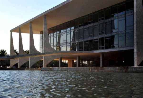 O espelho d'água do Palácio do Planalto. -  (crédito:  Foto: Thiago Melo)