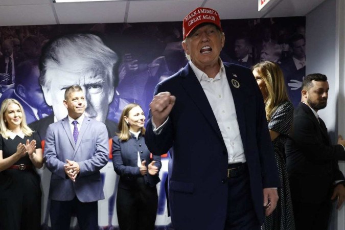 A vitória de Donald Trump na corrida à Casa Branca, , nesta quarta-feira (6/11), é destaque na imprensa internaciona -  (crédito:  Getty Images via AFP)