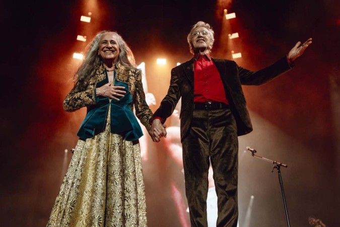 Caetano Veloso e Maria Bethânia chegam em brasília no sábado. Ingressos ainda estão à venda -  (crédito:  @RONCCA/Divulgaçao)