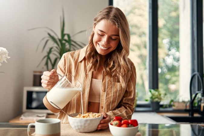 O leite é uma excelente fonte de nutrientes essenciais para a saúde (Imagem: ORION PRODUCTION | Shutterstock)  -  (crédito: EdiCase)