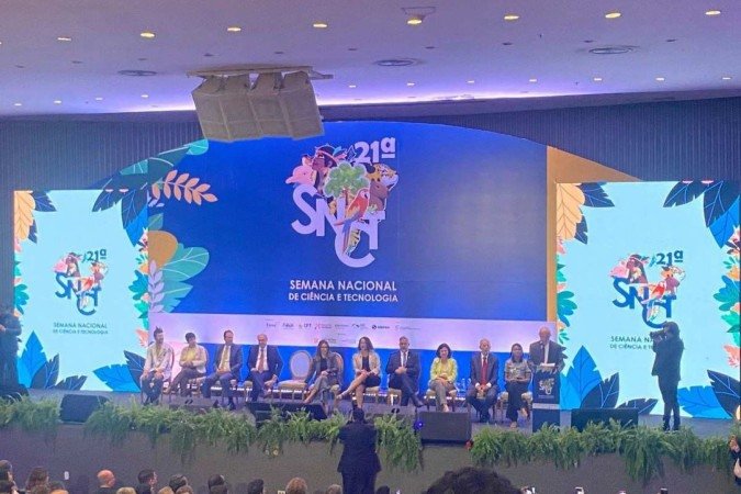 O presidente Luiz Inácio Lula da Silva reforçou acreditar que a educação é um investimento durante discurso na 21ª Semana Nacional de Ciência e Tecnologia na terça-feira (5/11) - (crédito: Mayara Souto) O presidente Luiz Inácio Lula da Silva reforçou acreditar que a educação é um investimento durante discurso na 21ª Semana Nacional de Ciência e Tecnologia na terça-feira (5/11) - (crédito: Mayara Souto)