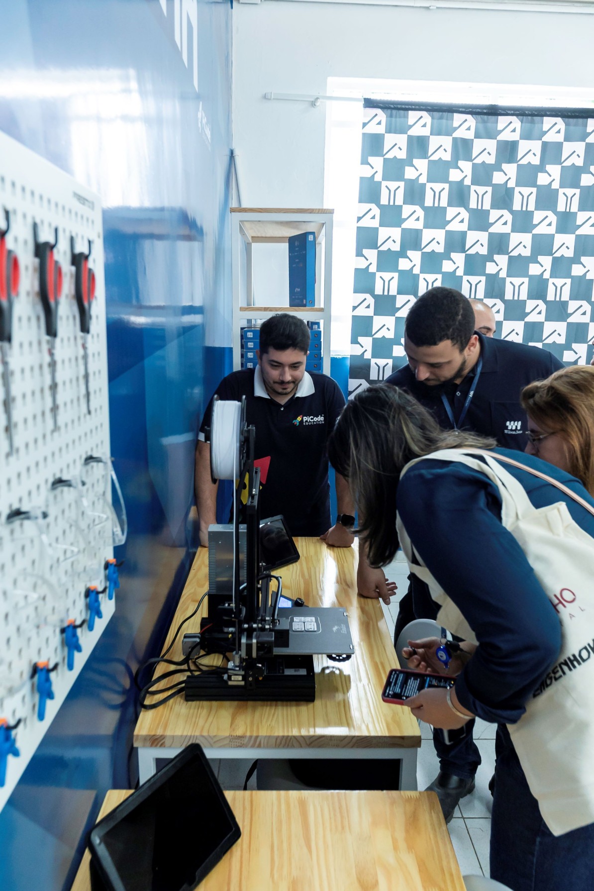 Projeto Engenhoka leva robótica a escolas públicas - DINO