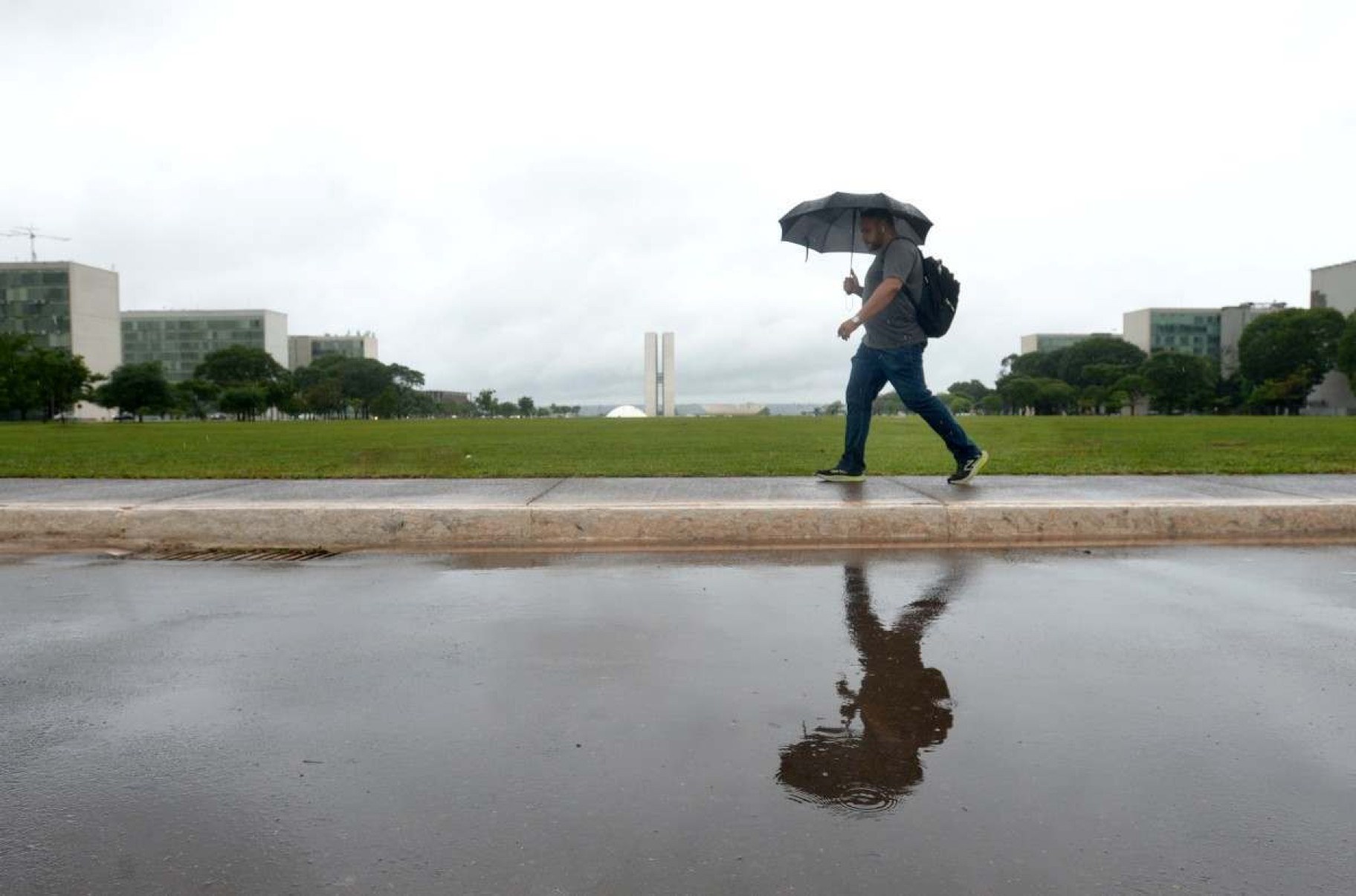 Inmet indica alerta amarelo para chuvas intensas durante a semana