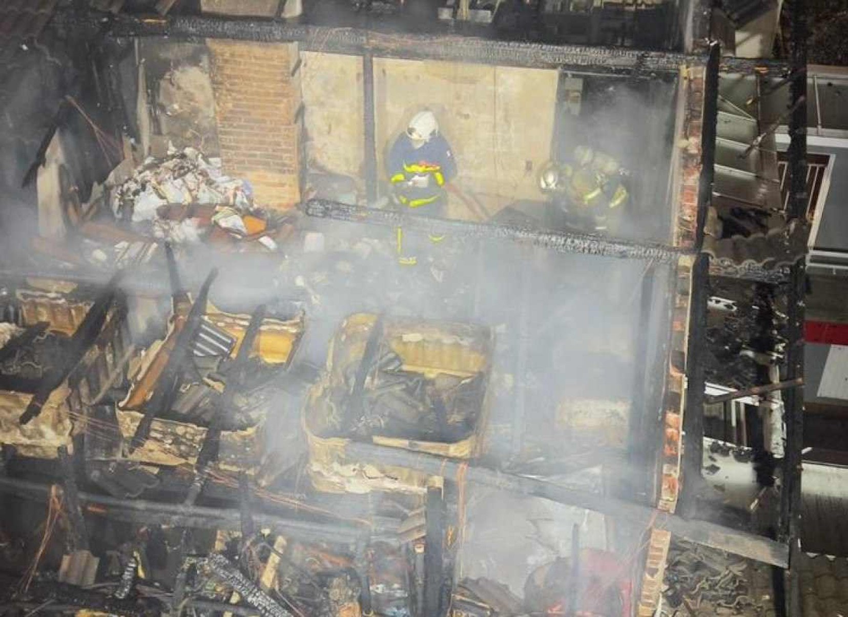 Incêndio destrói parte de escola em Curitiba