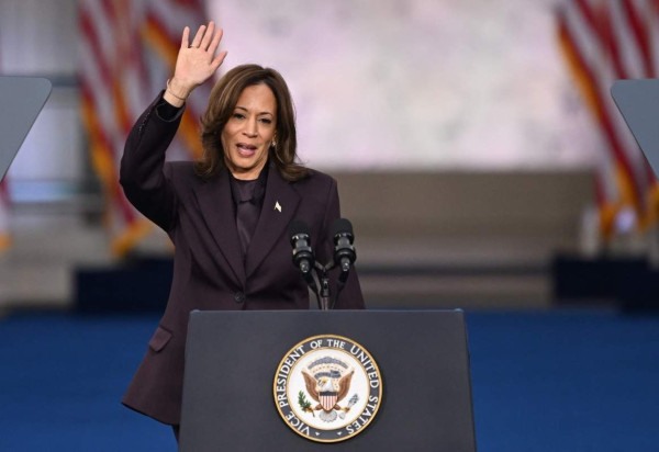  US Vice President Kamala Harris speaks at Howard University in Washington, DC, on November 6, 2024. Donald Trump won a sweeping victory Wednesday in the US presidential election, defeating Kamala Harris to complete an astonishing political comeback that sent shock waves around the world. (Photo by SAUL LOEB / AFP)
       -  (crédito:  AFP)