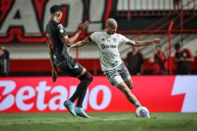 Janderson entra no segundo tempo, marca único gol do Dragão da partida e ajuda equipe chegar aos 25 pontos, porém segue na lanterna  -  (crédito: Foto: Pedro Souza / Atlético)