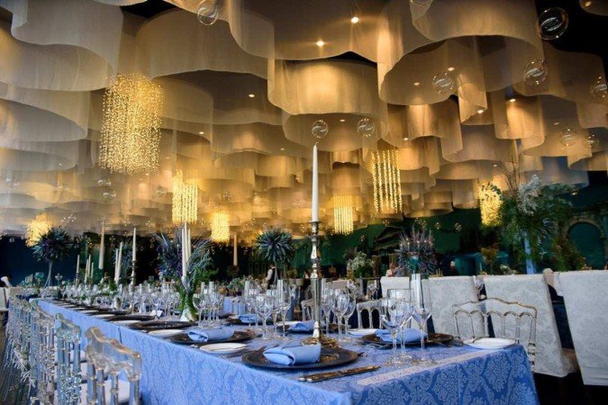 A festa no Royal Tullip Alvorada trará o tema Futuro, explorando tendências tecnológicas e sustentáveis. 