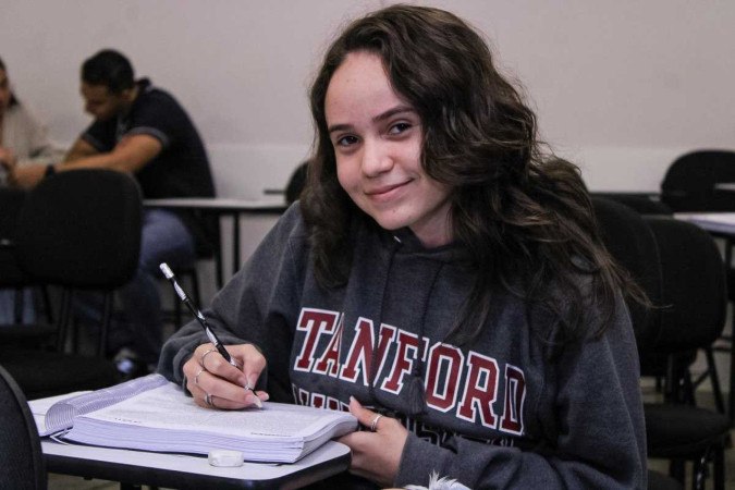 Heloísa Oliveira, 19, prepara-se para o Enem desde o primeiro ano do ensino médio -  (crédito: Fotos: Kayo Magalhães/CB/D.A Press)