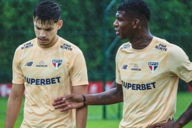 Zagueiro participou da atividade com os jogadores que foram reservas contra o Bahia, na última quinta-feira, pelo Brasileirão - (crédito: Foto: Erico Leonan / saopaulofc.net) Zagueiro participou da atividade com os jogadores que foram reservas contra o Bahia, na última quinta-feira, pelo Brasileirão - (crédito: Foto: Erico Leonan / saopaulofc.net)