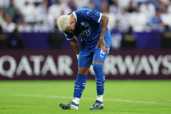 RIYADH, SAUDI ARABIA - NOVEMBER 04: Neymar of Al-Hilal reacts after an injury during the AFC Champions League Elite match between Al-Hilal and Esteghlal at Kingdom Arena on November 04, 2024 in Riyadh, Saudi Arabia. (Photo by Yasser Bakhsh/Getty Images)
Caption - (crédito: Getty Images) RIYADH, SAUDI ARABIA - NOVEMBER 04: Neymar of Al-Hilal reacts after an injury during the AFC Champions League Elite match between Al-Hilal and Esteghlal at Kingdom Arena on November 04, 2024 in Riyadh, Saudi Arabia. (Photo by Yasser Bakhsh/Getty Images)
Caption - (crédito: Getty Images)