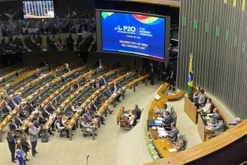 Sessão de encerramento do P20 no Plenário da Câmara dos Deputados, no Congresso, nesta sexta-feira (8/11); evento contou com a participação de 23 países -  (crédito: Camila Curado)