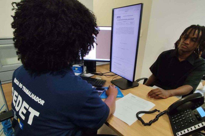 Yverson se formou em análise de sistemas e busca emprego na área