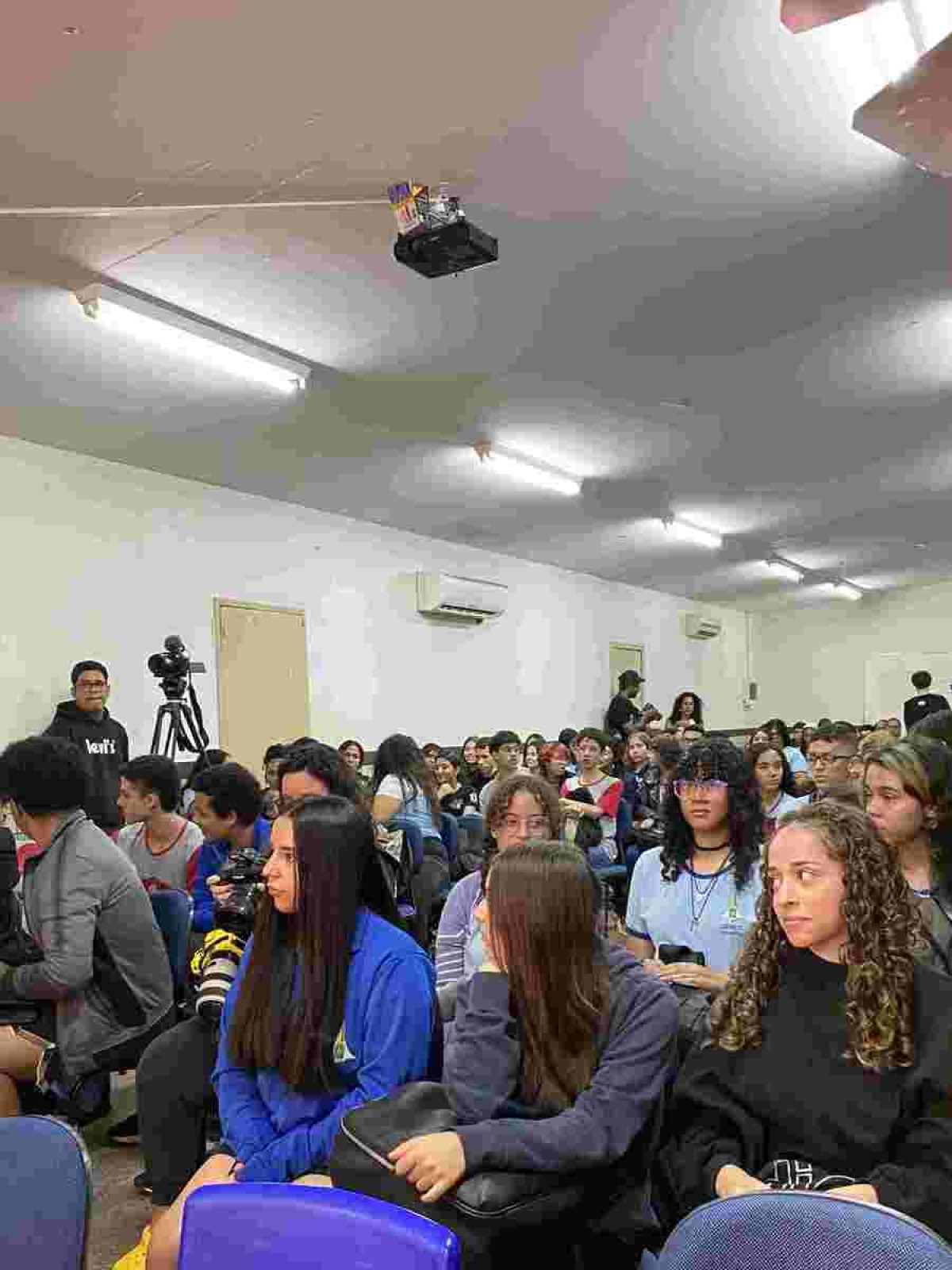   Registros do júri simulado pelos estudantes de Taguatinga e do Guará