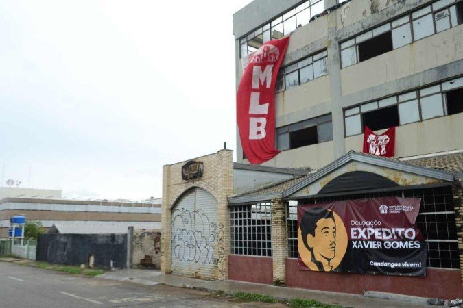 O prédio está ocupado por 80 famílias desde quinta-feira (7/11)