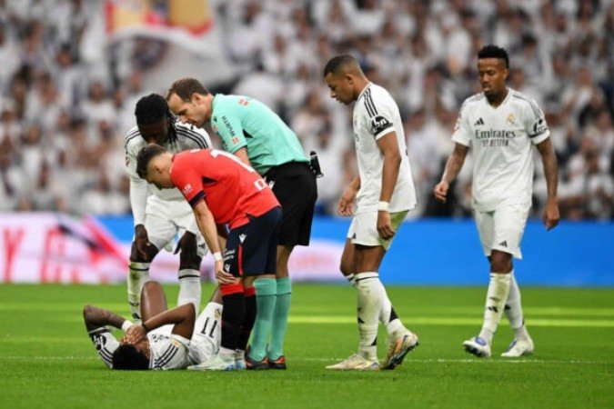Ambos saíram ainda no primeiro tempo do duelo do Real Madrid com o Osasuna, neste sábado. Caso de Militão é o que mais preocupa - (crédito: Foto: Denis Doyle/Getty Images) Ambos saíram ainda no primeiro tempo do duelo do Real Madrid com o Osasuna, neste sábado. Caso de Militão é o que mais preocupa - (crédito: Foto: Denis Doyle/Getty Images)