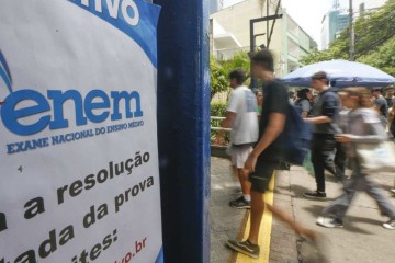 Enem 2024: 2° dia mantém padrão de dificuldade de anos anteriores

     -  (crédito:  Paulo Pinto/Agência Brasil)