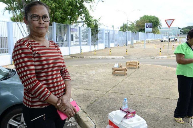 Maria de Lourdes Feitosa, 56, veio acompanhar a filha 