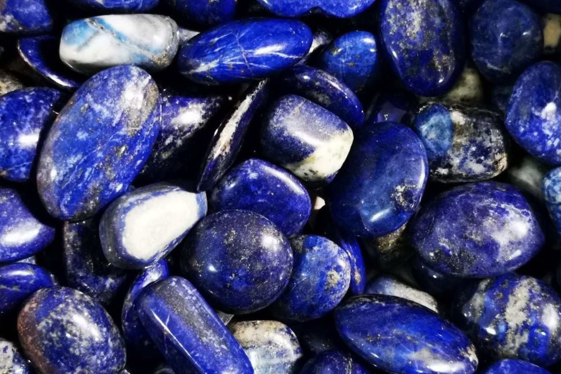 Pedra Lápis Lazuli: conheça o seu significado espiritual -  (crédito: Wemystic)