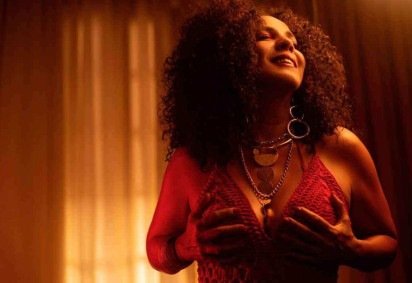 Belo-horizontina Adrianna, do Baile da Dri, sobe ao palco do Teatro Sesiminas nesta noite para celebrar 30 anos de carreira -  (crédito: Marcelo Goulart/Divulgação)
