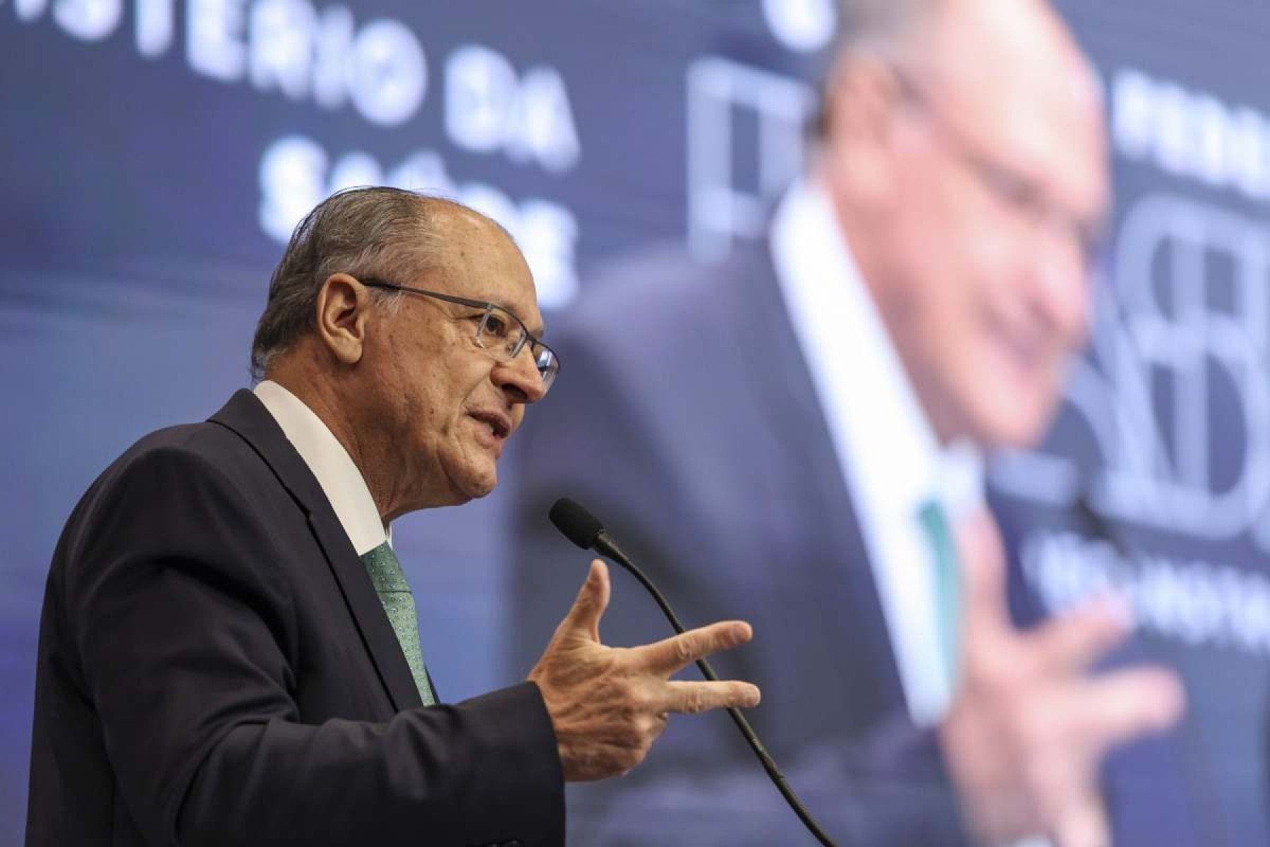 Alckmin nega reforma ministerial e fala de 