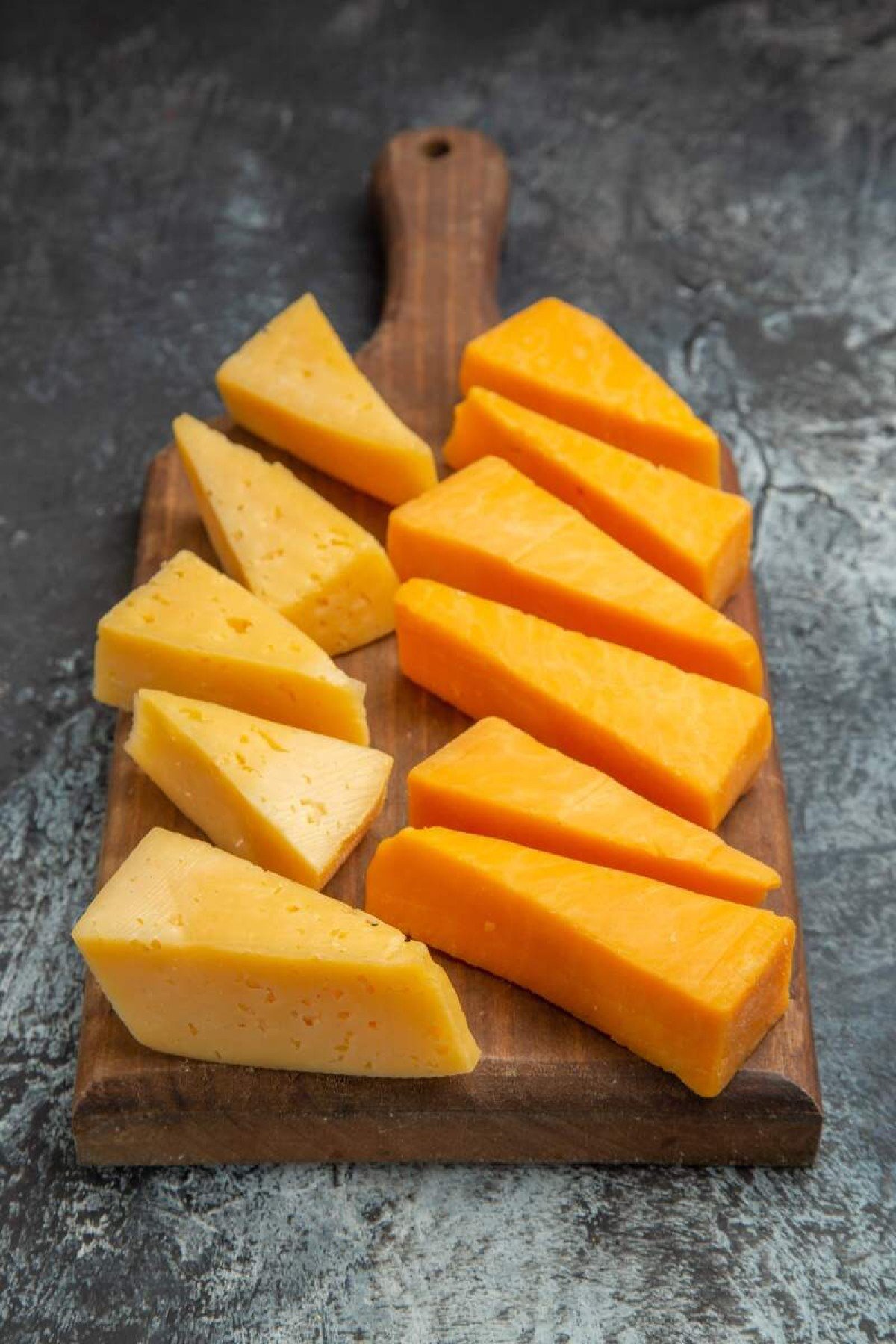 O roubo milionário de 22 toneladas de queijo no Reino Unido
