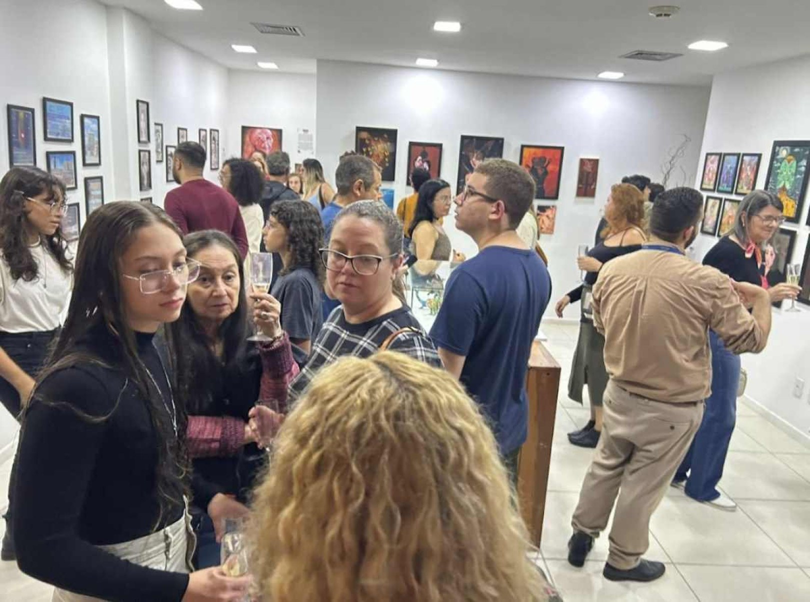 CEF 15 promove exposição artística de alunos do programa de altas habilidades