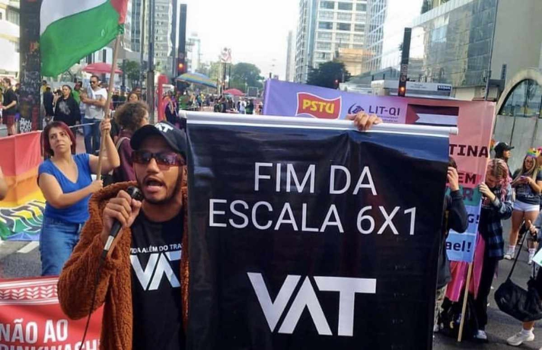 Feriado com protestos contra a jornada 6x1 em várias cidades