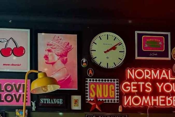 Mistura de estampas, formas e cores são o forte do kitsch 