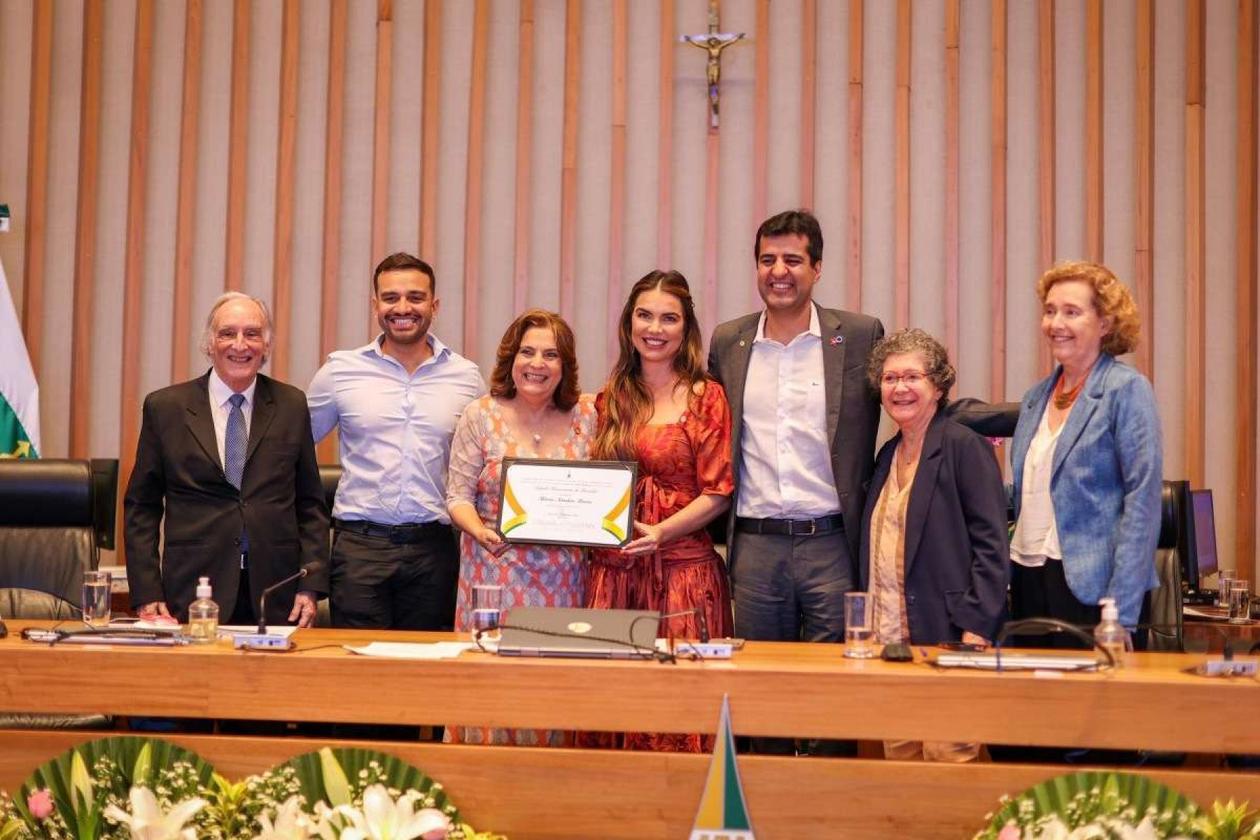 Reitora da UnB, Márcia Abrahão recebe título de cidadã honorária de Brasília