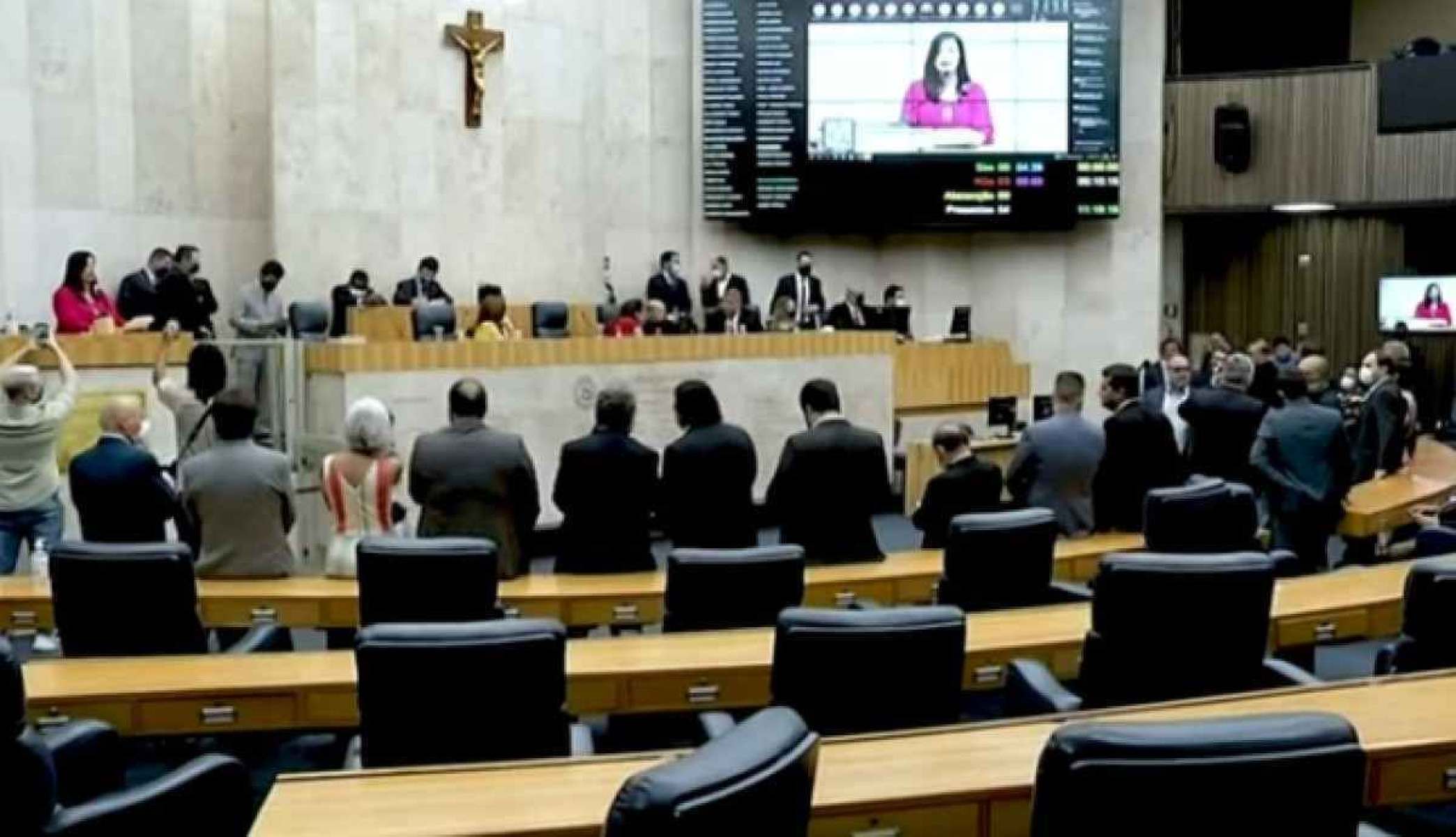 Vereadores de São Paulo aumentam os próprios salários em 37% 