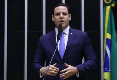 O deputado federal Rodrigo Valadares (PL-SE) acusou governistas de tentarem barrar a instalação da CPMI -  (crédito: Vinicius Loures/Câmara dos Deputados) -O deputado federal Rodrigo Valadares (PL-SE) acusou governistas de tentarem barrar a instalação da CPMI -  (crédito: Vinicius Loures/Câmara dos Deputados)