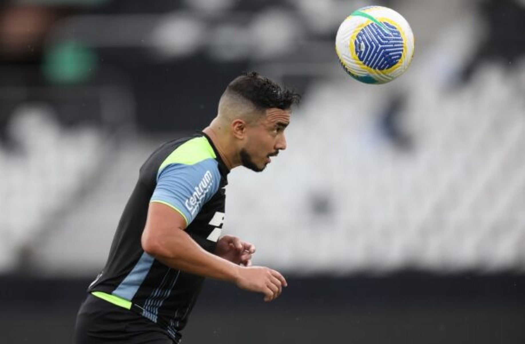 Recuperado de lesão, Rafael treina com bola no Botafogo