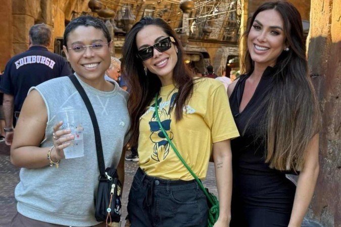 Blogueirinha, Anitta e Nicole Bahls
- (crédito: Reprodução/nstagram) Blogueirinha, Anitta e Nicole Bahls
- (crédito: Reprodução/nstagram)