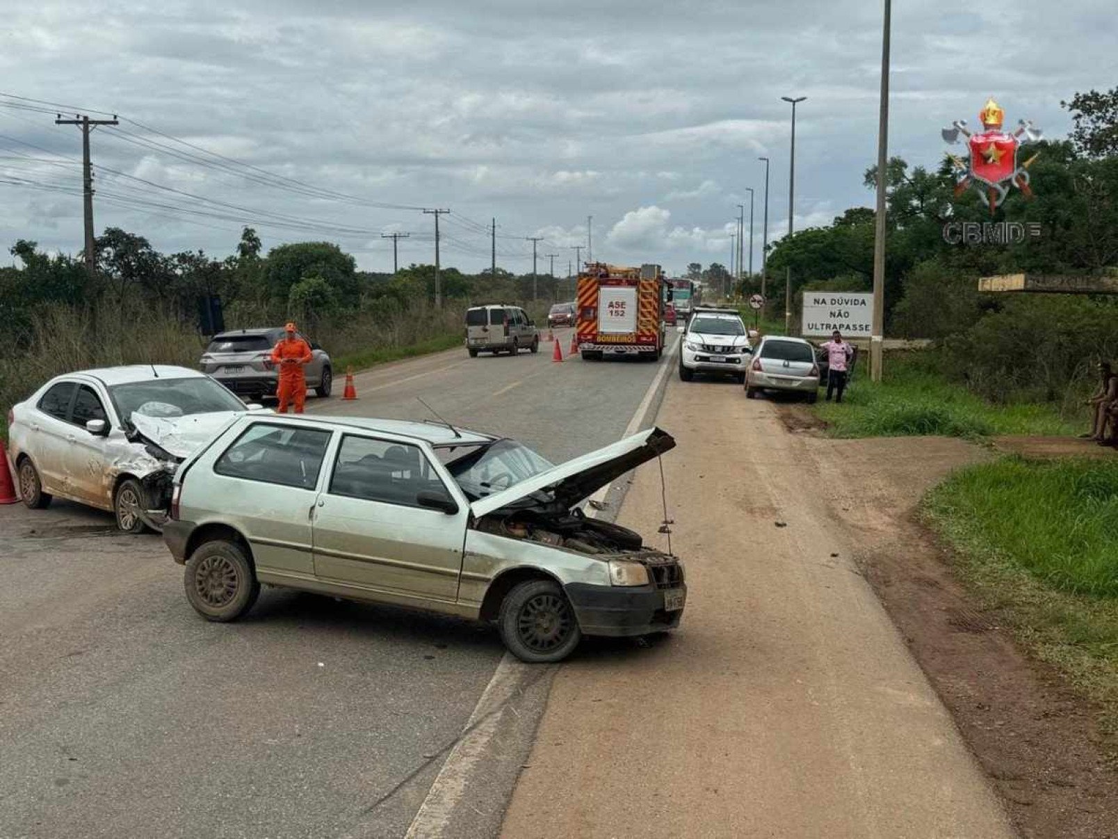 Três pessoas ficam feridas após acidentes, na tarde deste sábado (16/11)