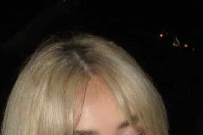 O uso de gloss é uma boa opção para reforçar o brilho da make.