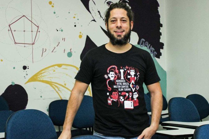  19/11/2024 Crédito: Kayo Magalhães/CB/D.A Press. Cidades. Vestibular da UnB 2024. Na foto, Rodrigo Caetano, professor de filosofía.