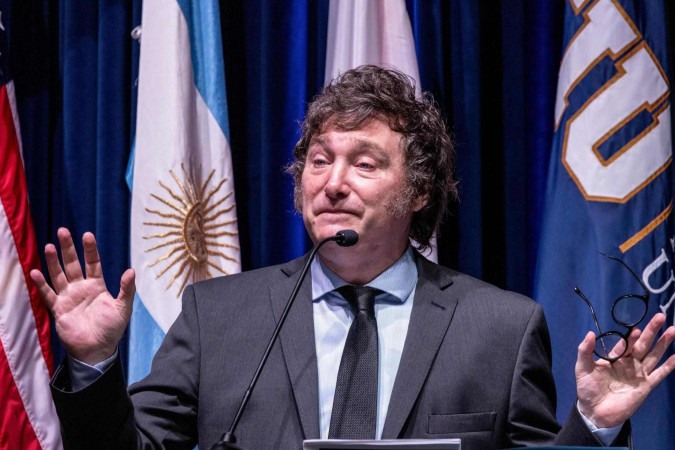 Milei, em encontro com Trump, antes do G20; argentino ampliou resistência à taxação dos mais ricos -  (crédito: Carlos Barria/Reuters)