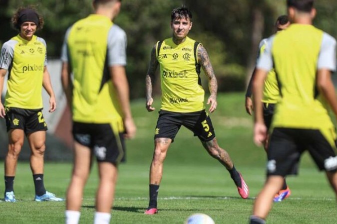 Filipe Luís definirá time titular do Flamengo em treino nesta terça-feira, no Ninho do Urubu -  (crédito: Foto: Gilvan de Souza/CRF)