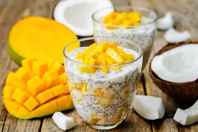 Pudim de chia com manga e coco (Imagem: Nataliya Arzamasova | Shutterstock) -  (crédito: EdiCase)