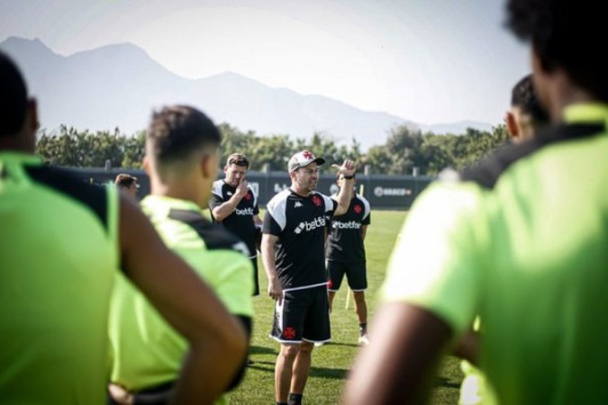 Rafael Paiva tem dúvida para jogo contra o Inter -  (crédito: Foto: Matheus Lima/Vasco)