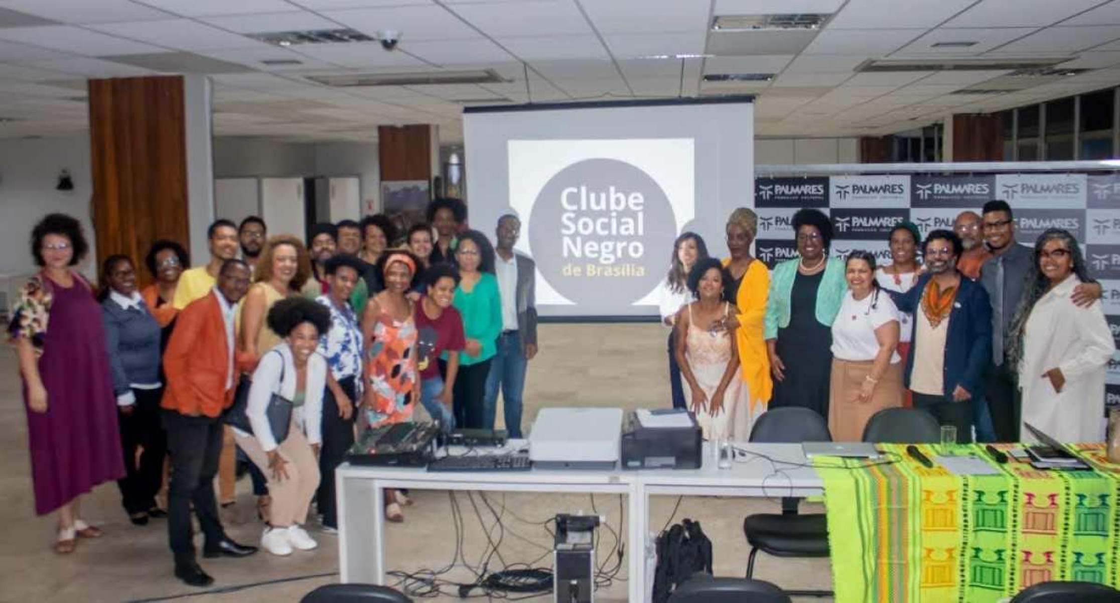 Clube Social Negro, criado em 2021, divulga eventos, palestras, festas e ações sociais da comunidade 