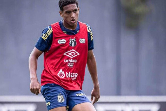 Souza, grande promessa da base do Santos -  (crédito: Foto: Raul Baretta/ Santos FC)
