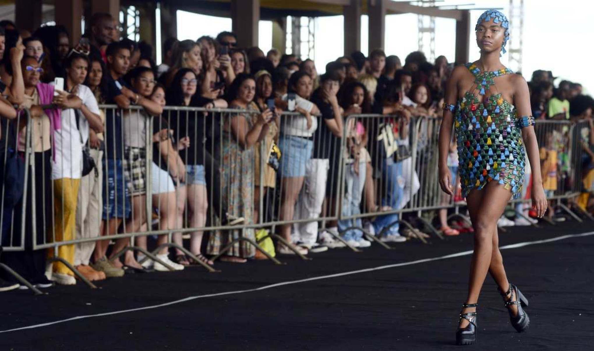 Desfile Beleza Negra exalta herança afro dentro e fora das passarelas