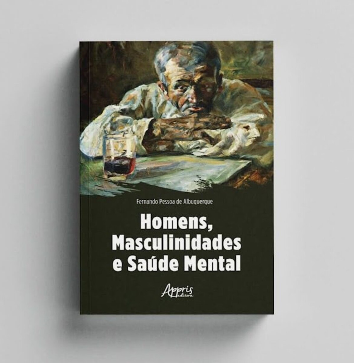 Fernando escreveu o livro  Homens, masculinidade e saúde mental