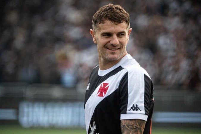 VEGETTI: Um dos piores jogos de Vegetti com a camisa do Vasco. Errou tudo o que tentou, até mesmo no jogo aéreo, sua especialidade. Foi impedido em várias ocasiões e, em outros momentos, perdeu disputas com certa facilidade para Vitão. Teve uma chance incrível cara a cara com Rochet, mas não conseguiu finalizar. NOTA: 4,0 - Foto: Leandro Amorim/Vasco