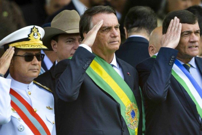 Parte dos eleitores de Bolsonaro defendia uma 'intervenção militar' nas ruas -  (crédito: Reuters)