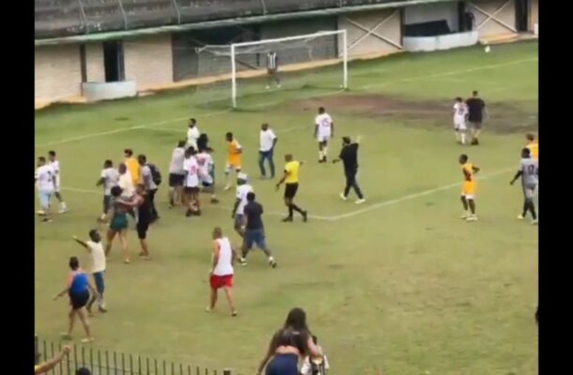 Clubes são excluídos após confusão generalizada em partida do Sub-14